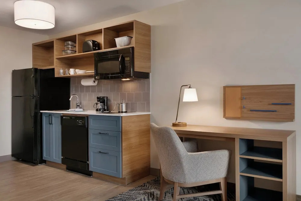 Candlewood Suites Burlington Conference Centre by IHG
