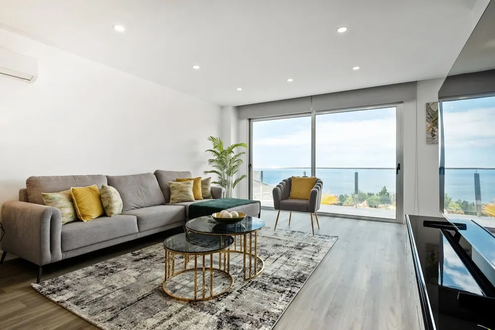 Villa Vellure by Homie