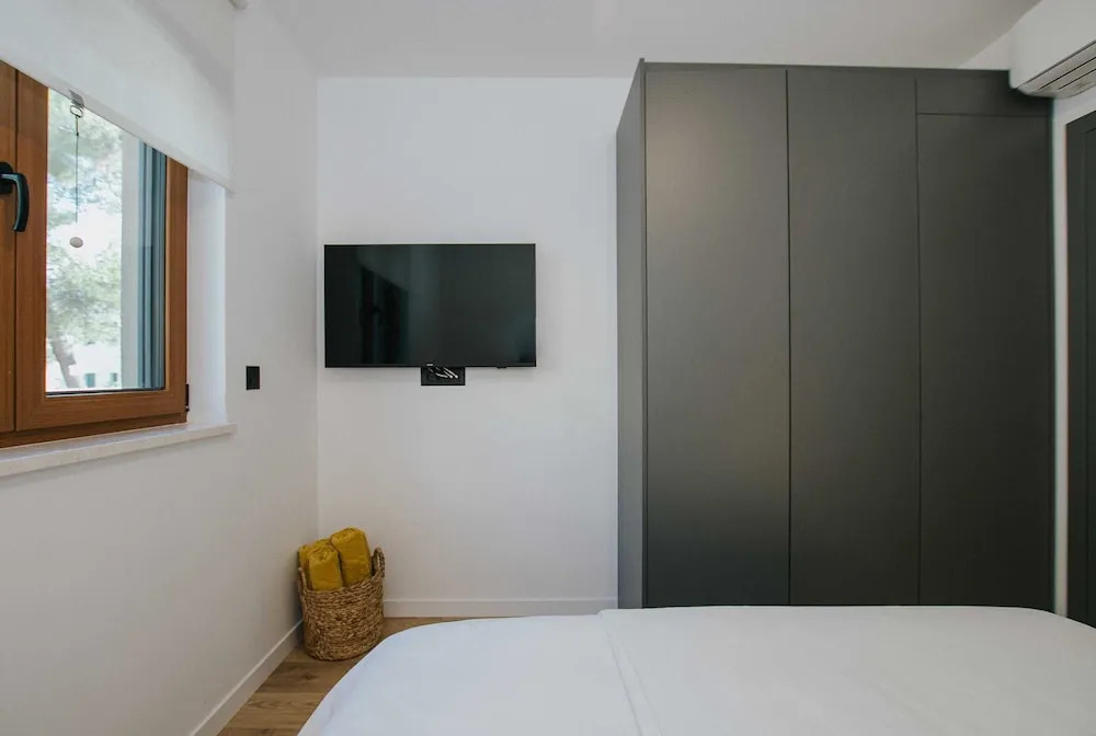 Oleander Urban Suites, high-speed internet, beach at 250, PET friendly