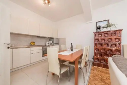 Six-Bedroom Holiday Home in Bibinje