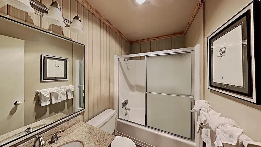 Cozy 4-Bedroom Home with Pool and Mountain View!