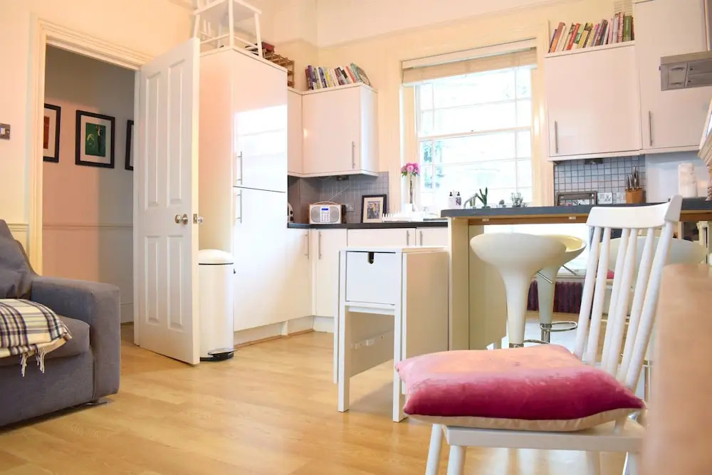 Studio Apartment in Camden Sleeps 2