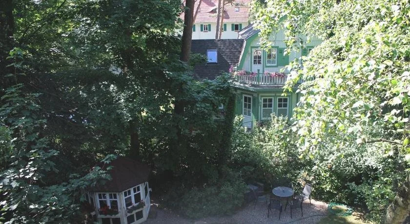 Strandvilla Hubertus Boltenhagen - Ferienwohnungen Apartment mit Parkplatz WLAN Küche Garten Grillplatz Waldbaden