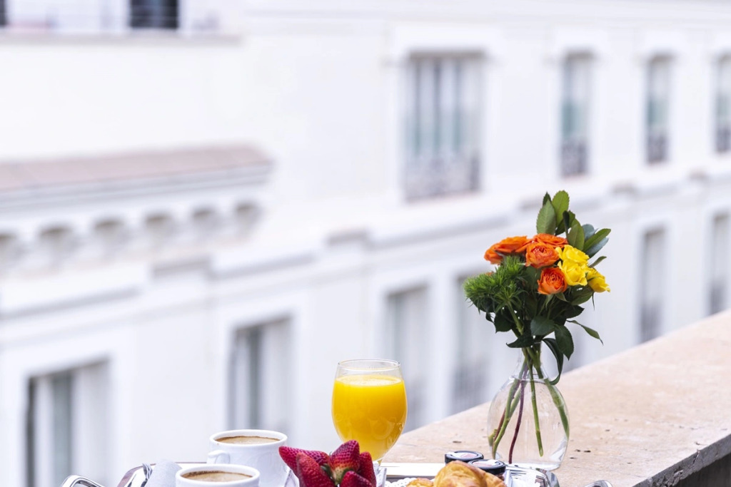 Hotel Serrano