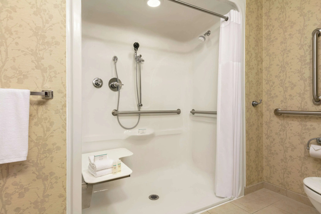 Hampton Inn and Suites Parkersburg Downtown