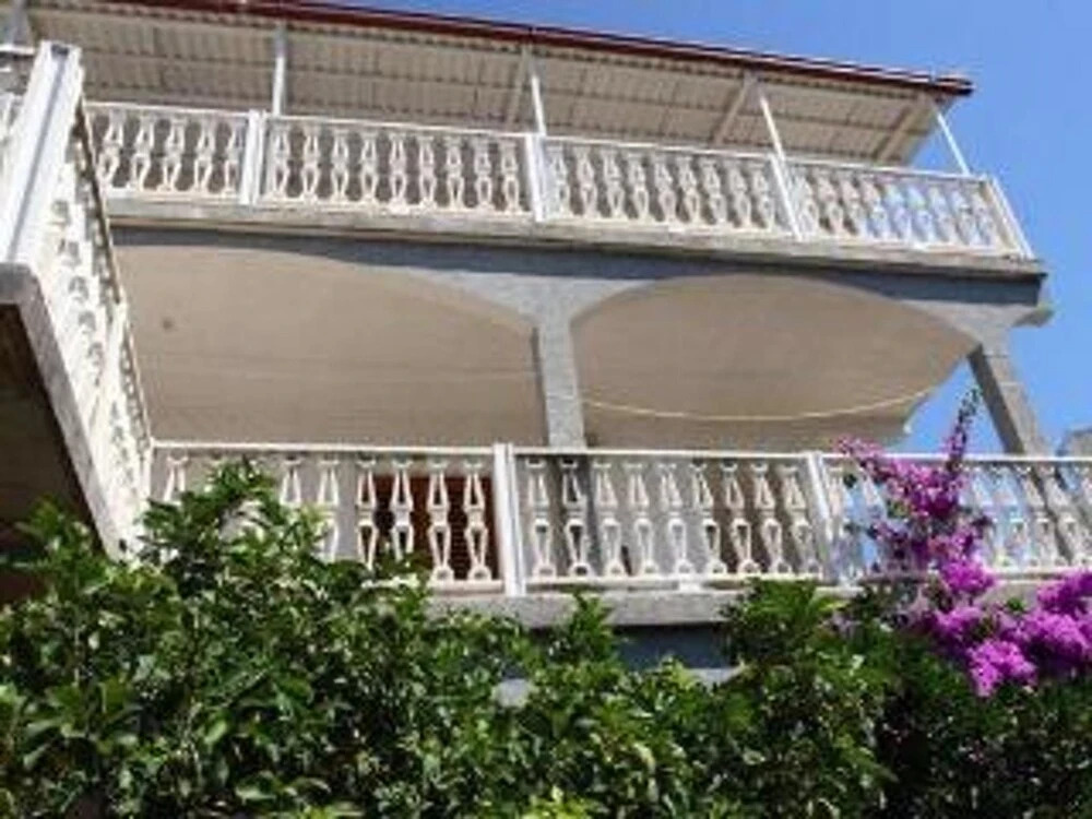 Apartment With 3 Bedrooms in Seget Vranjica, With Wonderful sea View and Enclosed Garden - 50 m From the Beach