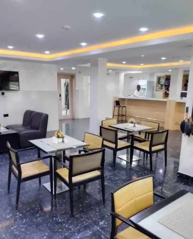 Formula 2 Hotels and Suites