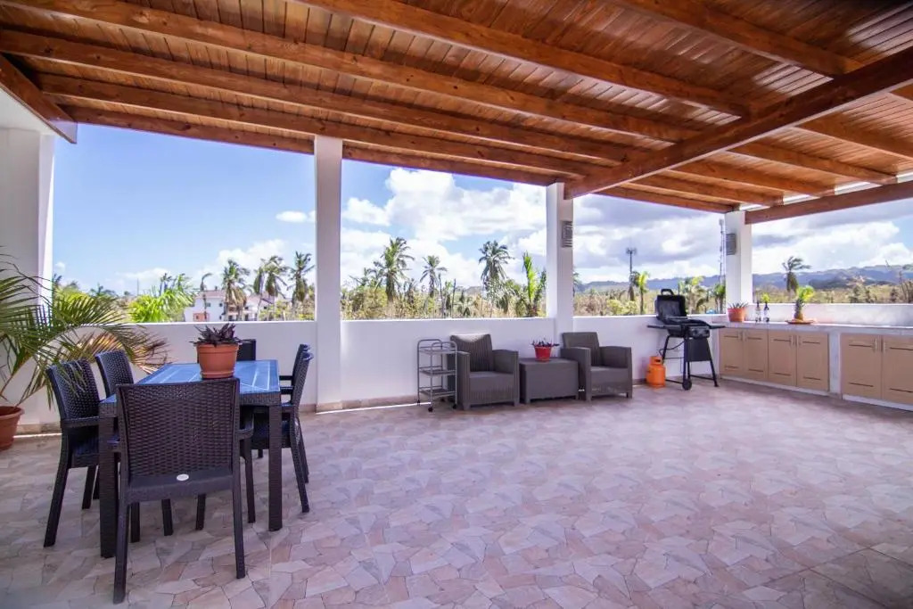 Private Rooftop Patio 2 Bedroom Apartment