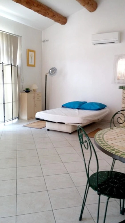 House With one Bedroom in Pujaut, With Wonderful Mountain View, Furnis