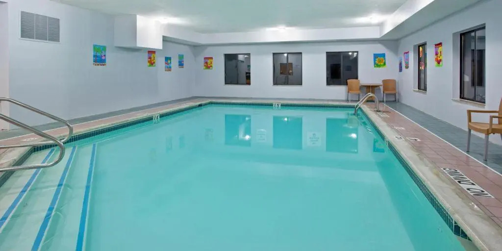 Holiday Inn Express and Suites Three Rivers by IHG