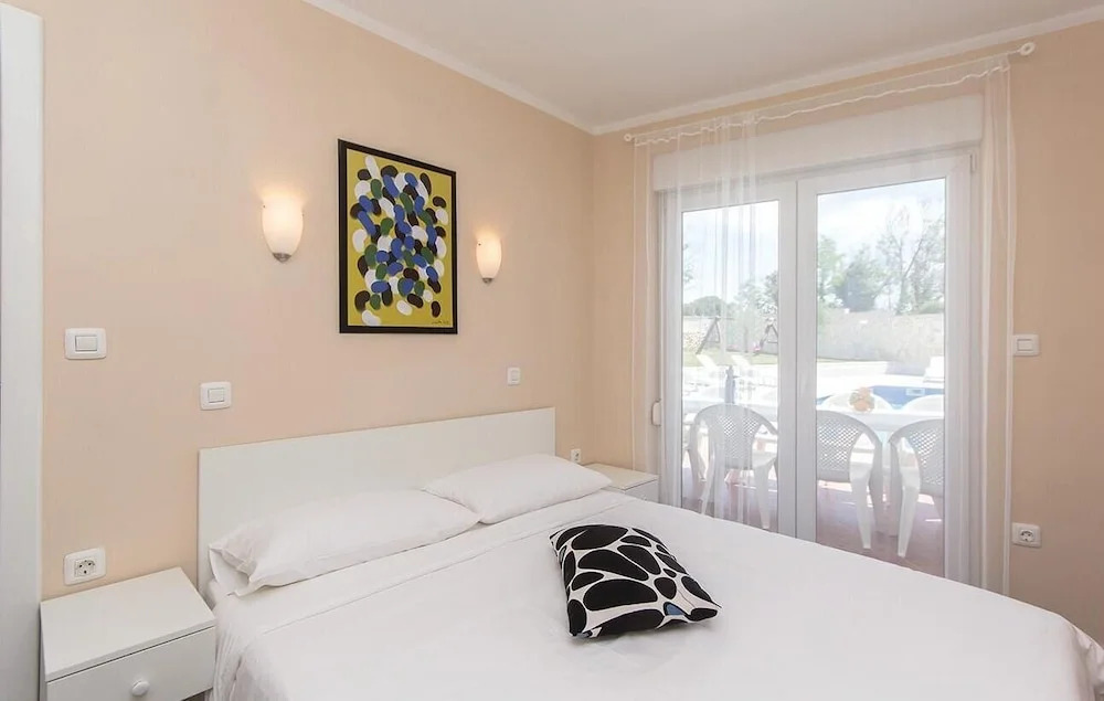 Amazing Home in Medulin With Wifi and 7 Bedrooms