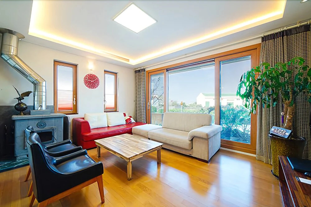 Jeju Dongmun Byeoljang Pension
