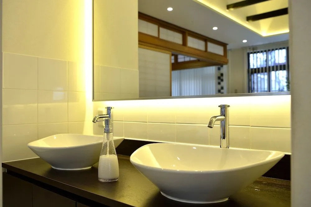 EX Kumoji Apartment