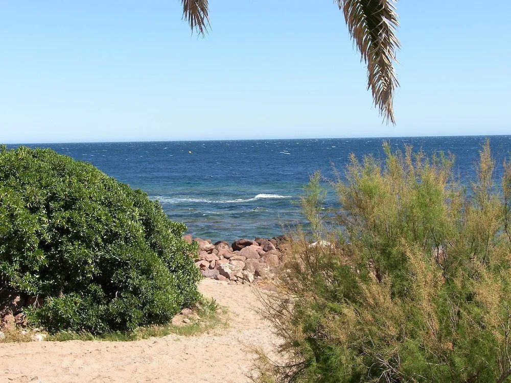 Villa on Côte dAzur with Beachfront Views