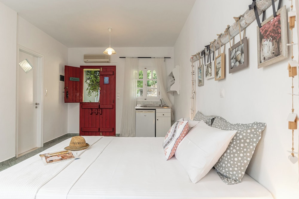 Palatiana Agriturismo-Philoxenia Cottages Retreat