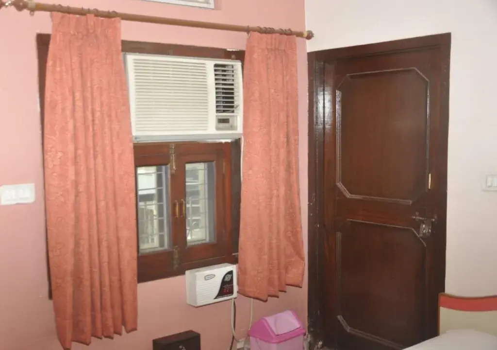 Aapnni Hotel