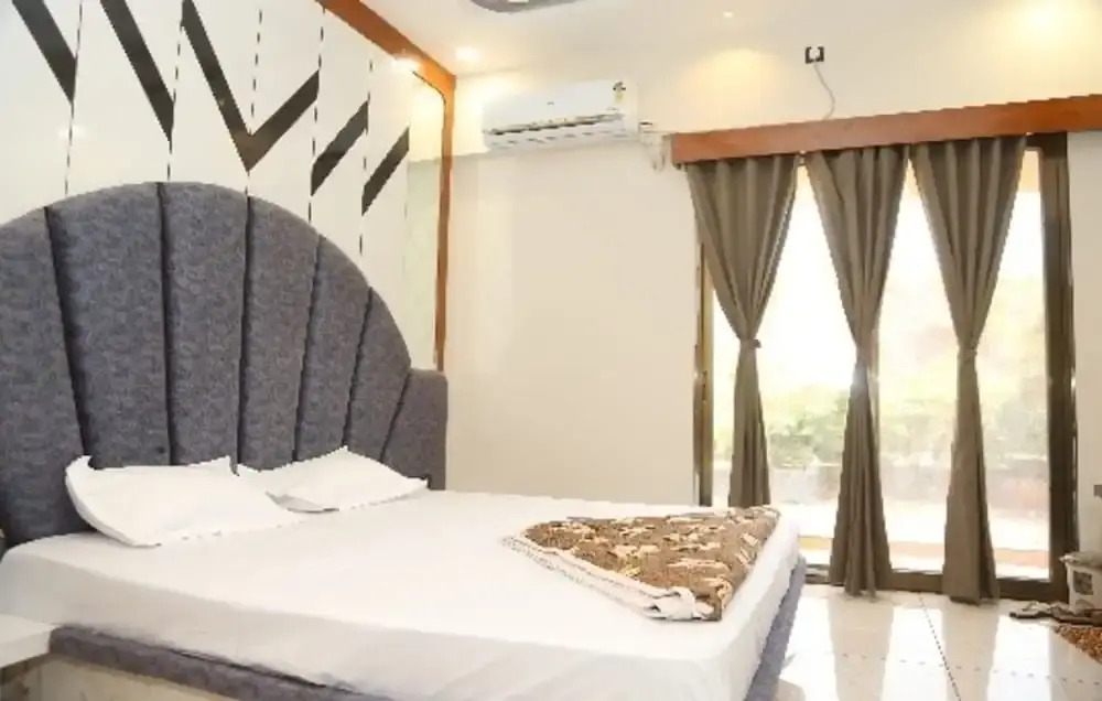 Purnima Hotel