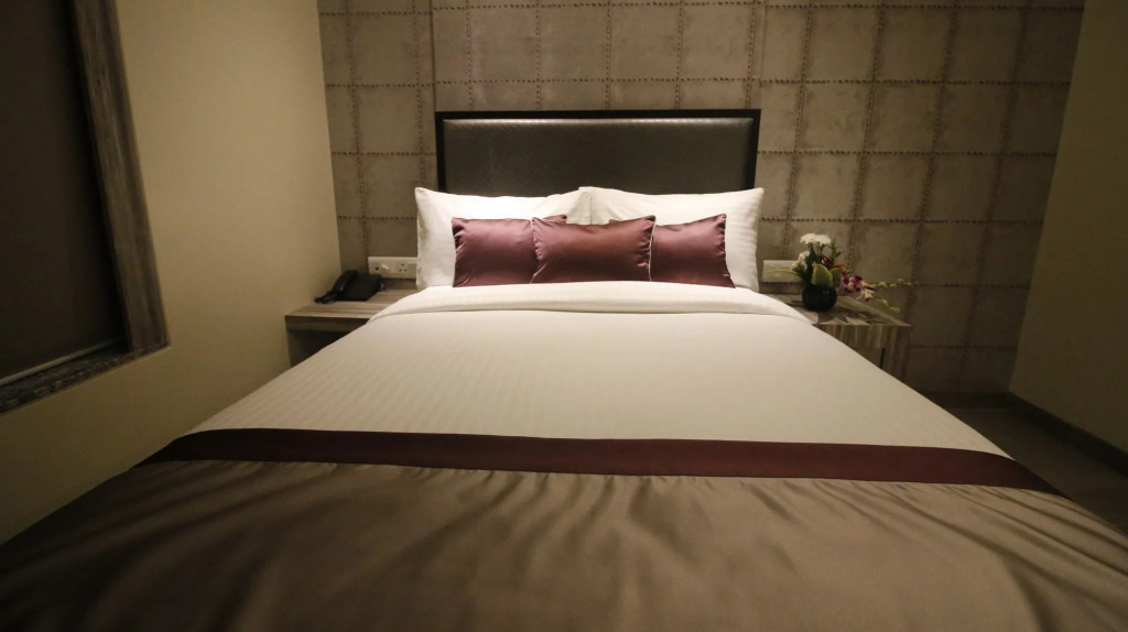7 Apple Hotel Vadodara