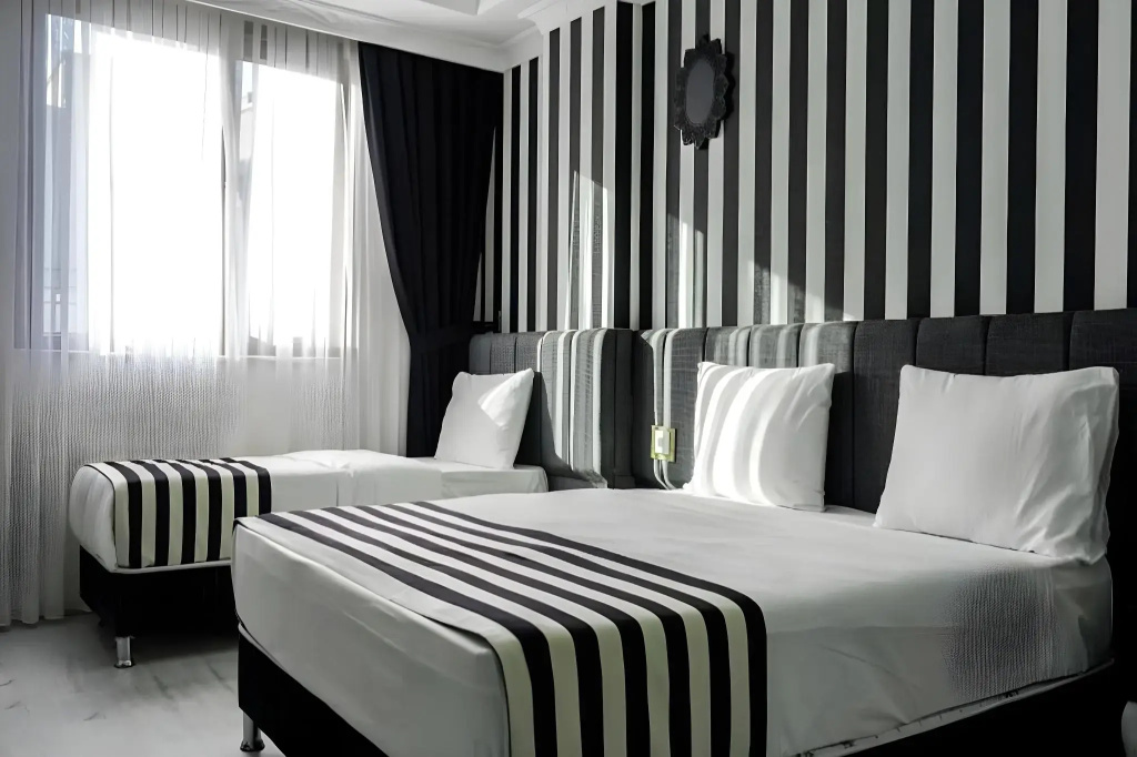 Cnr İnci Hotel