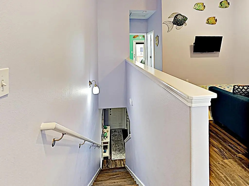 BC207 Beautifully Decorated Townhome, Heated Pool, 1 Minute to Beach