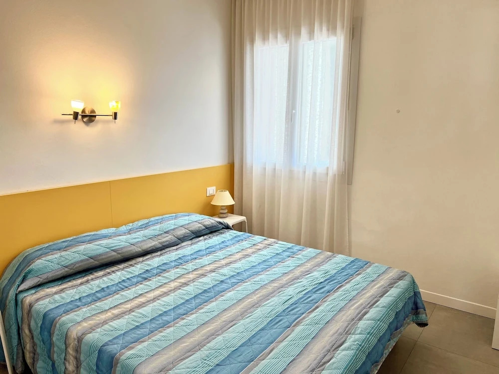 Flat With Parking Near the Beach