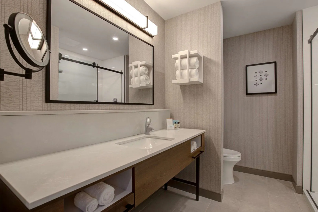 Hampton Inn by Hilton Montreal Downtown