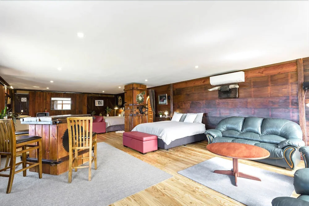 The Rustic Retreat