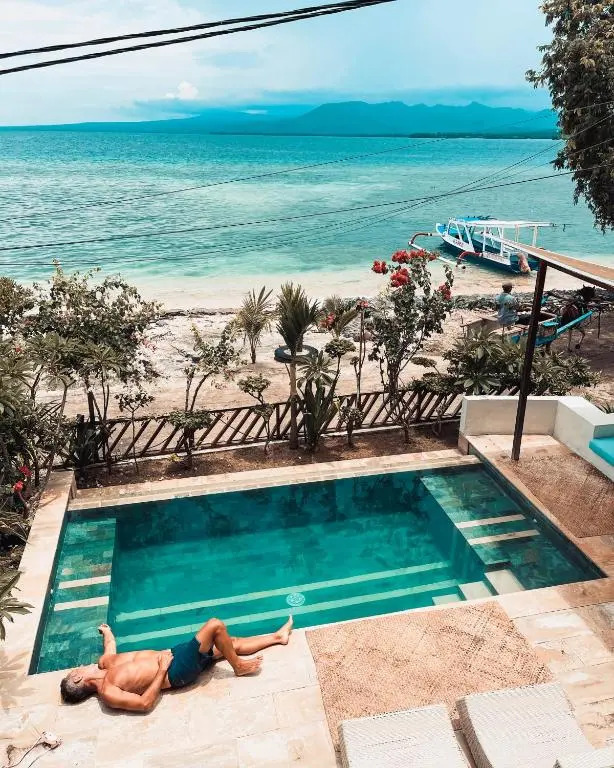 Serenity Luxurious Beachfront Villa & Spa with private Infinity Pool, 8 Guests