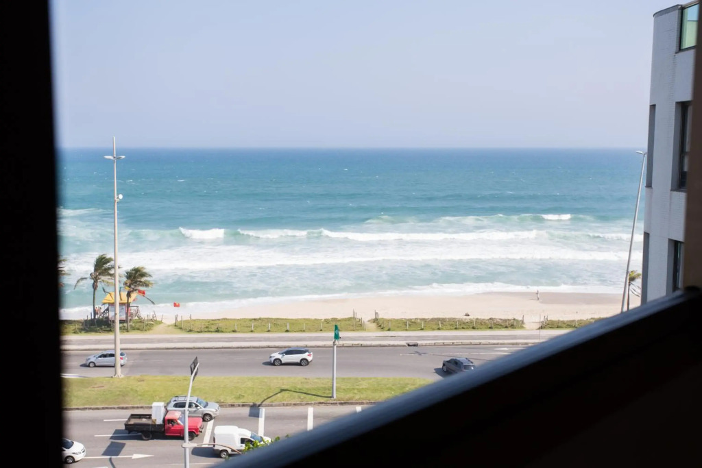 Barra da Tijuca de frente para o mar - 2 suítes até 6 pessoas em camas