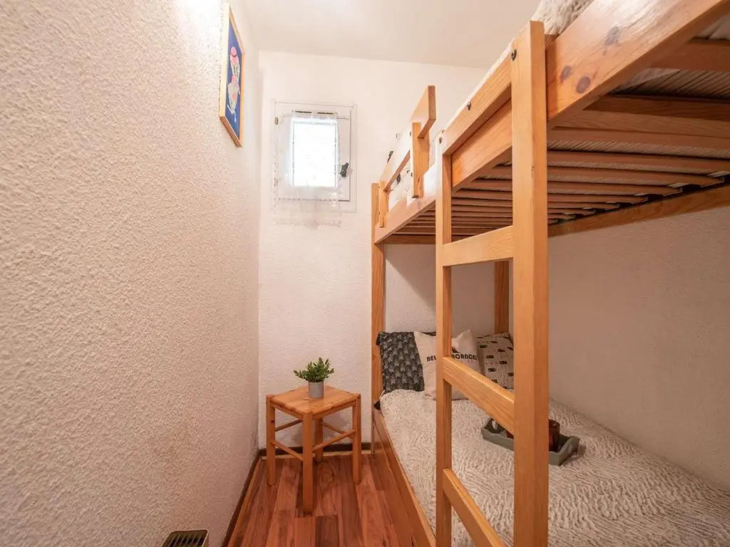 Appartement 4 pers. Saint Lary - Proche téléphérique & commerces - Balcon Sud - FR-1-296-134