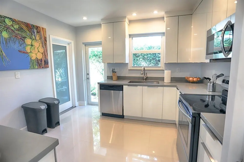 Modern Miami Family Home Mins From The Beaches