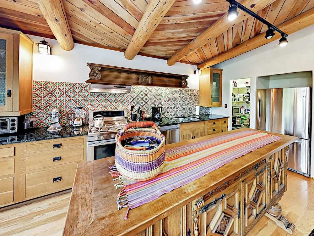401 Geronimo Ln Home 4 Bedrooms 4.5 Bathrooms Home