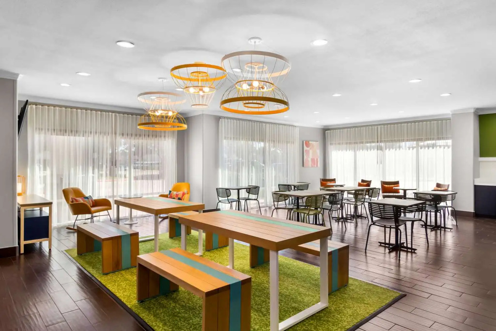 Spark by Hilton Pearland (H)