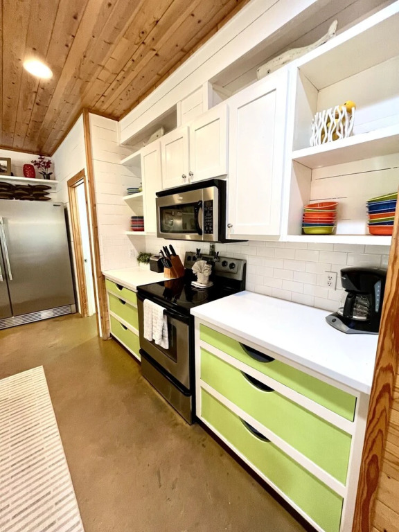Fabulous 5 Bedroom Home in the Village Walk Community! Right Next to the Pool 5 Home by Redawning