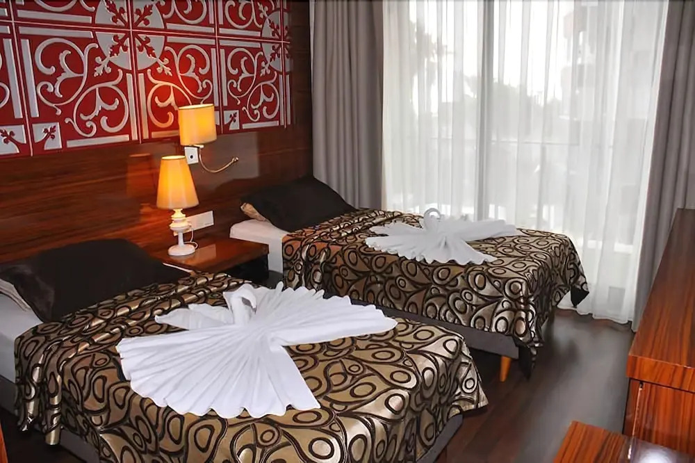 Bayar Garden Beach Hotel