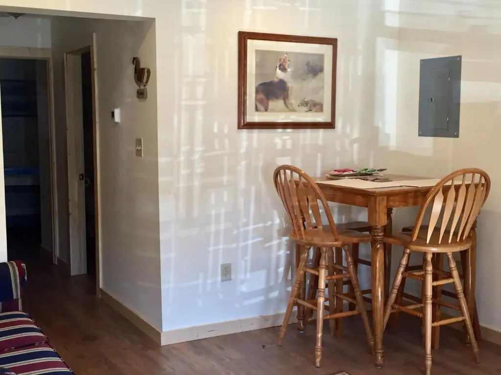 Creekside Downtown Vacation Suites, Only Adults 25 or older