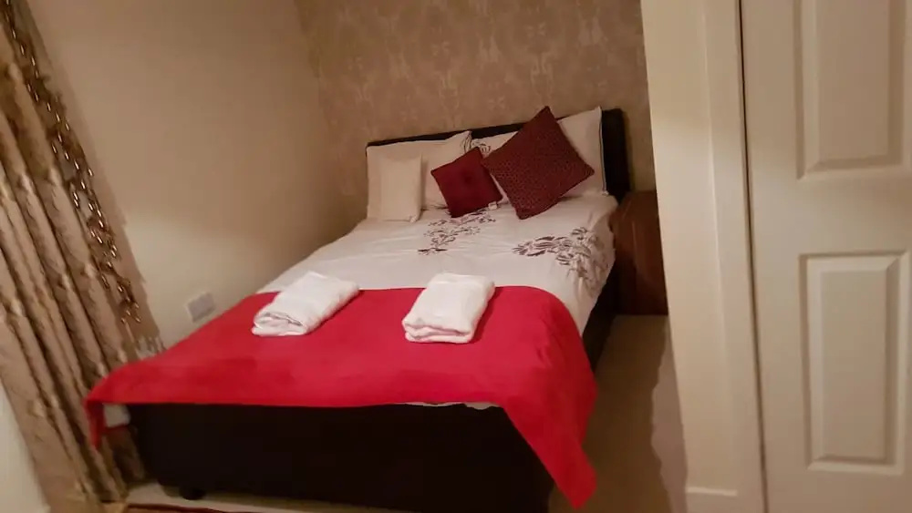 16 Maybury House