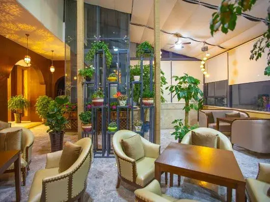 Weifang Silk Road Hotel (Songpan Passenger Transport Center)