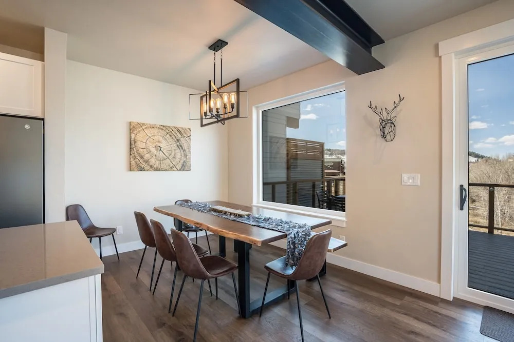 Fox Creek 2 4 Bedroom Townhouse by RedAwning