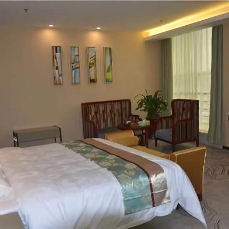 Golden Leaf Hotel