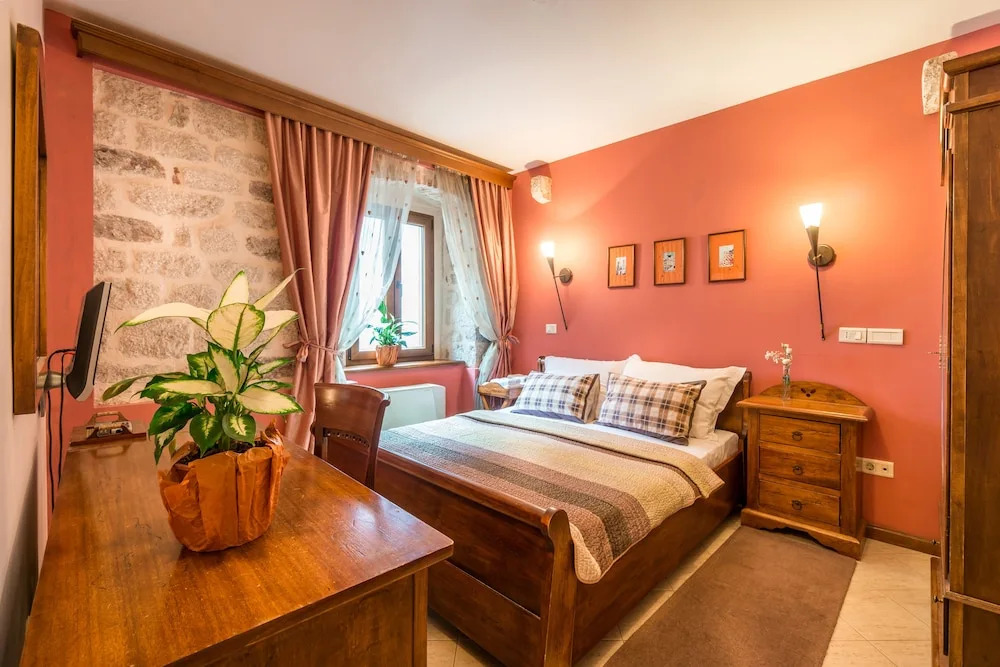 Forza Lux Guest House
