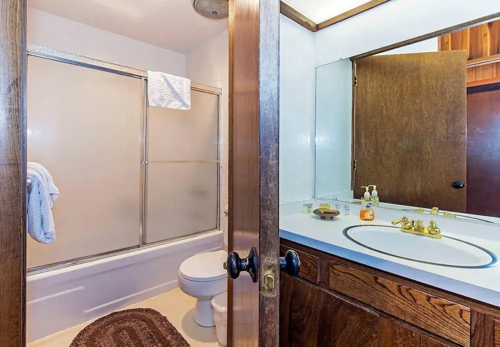 Viewpoint 131 - One Bedroom Condo