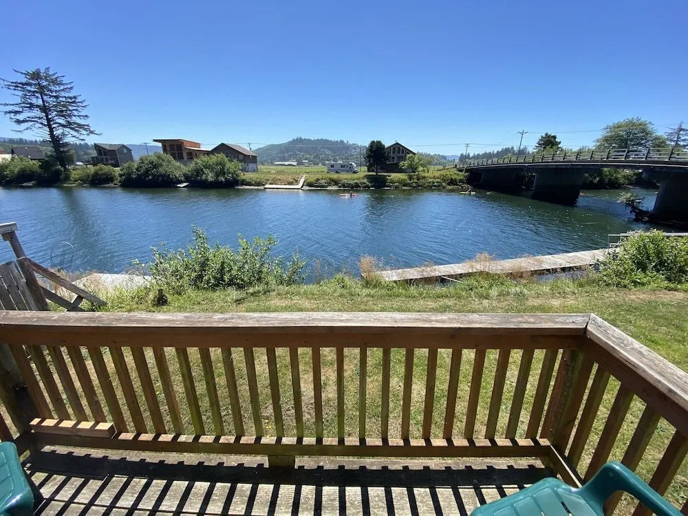 Raines Resort Cabins & RV