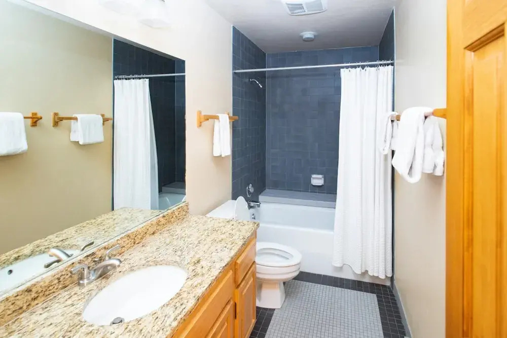 Cimarron Lodge 22 by Avantstay Ski-in/ski-out Property in Complex w/ Two Hot Tubs! Permit#12986