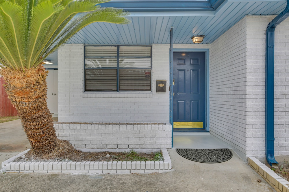 5 Mi to City Park: Charming Home Near Nola!