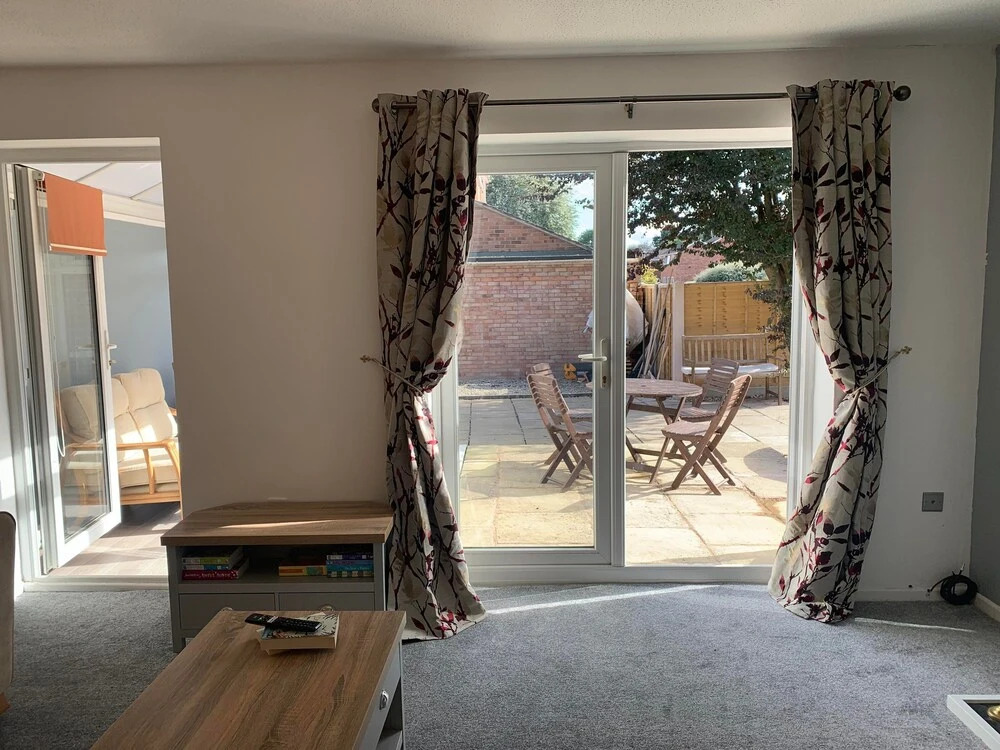 Leominster 3 Bedroom House, Parking Garden Private