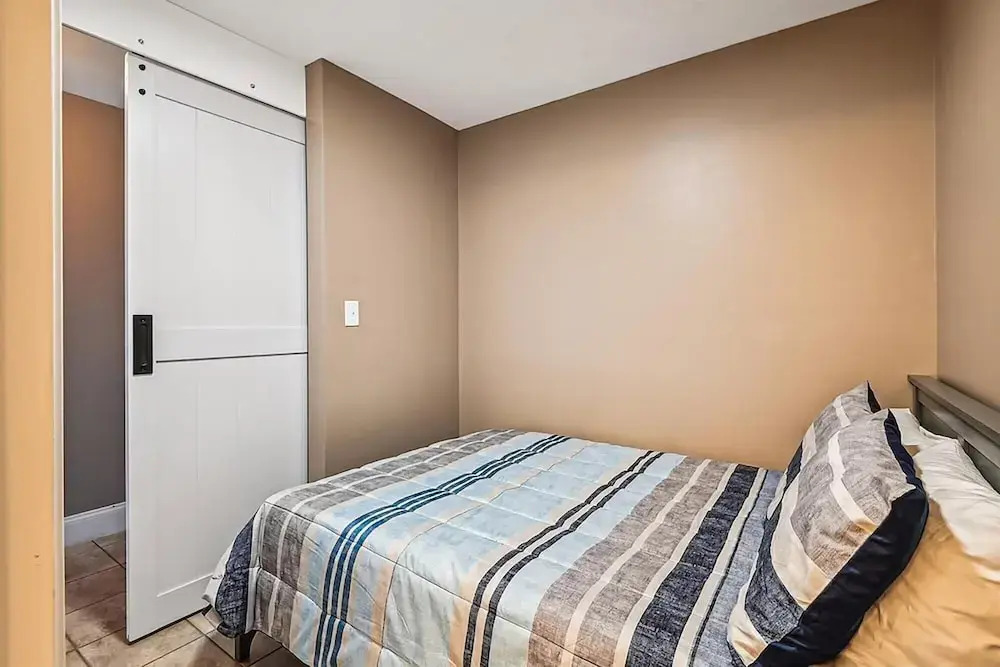 Laketown Wharf 903