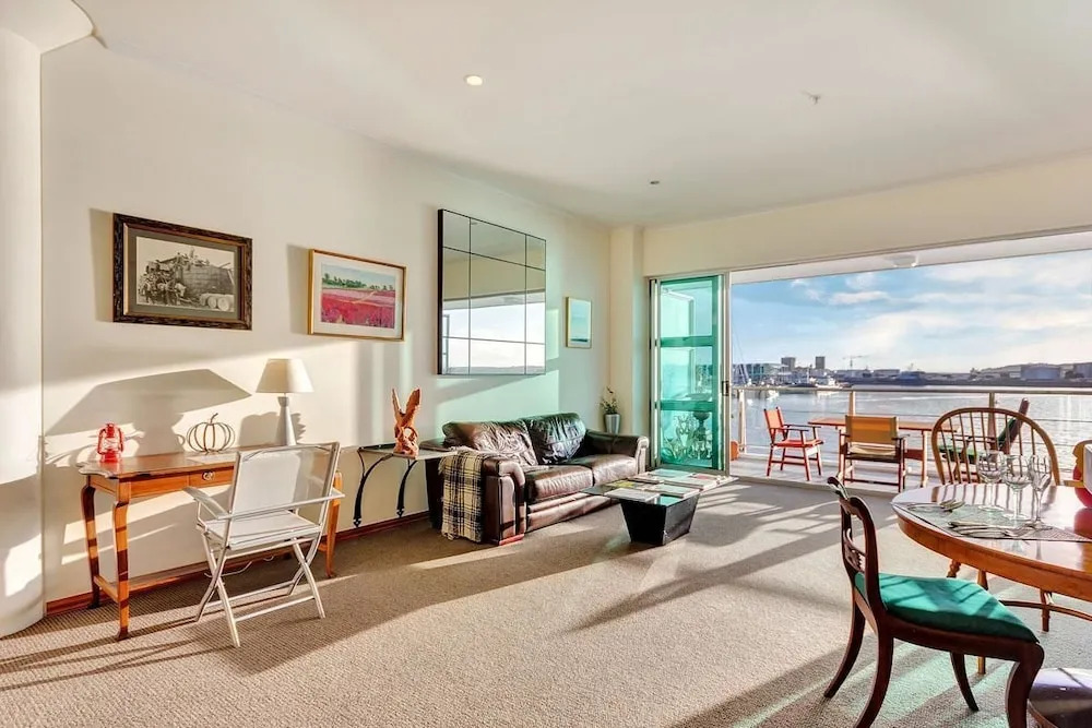 QV Lovely on the Water Apartment - 329