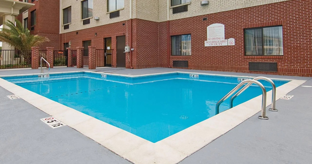 Holiday Inn Express Hotel & Suites Biloxi- Ocean Springs by IHG