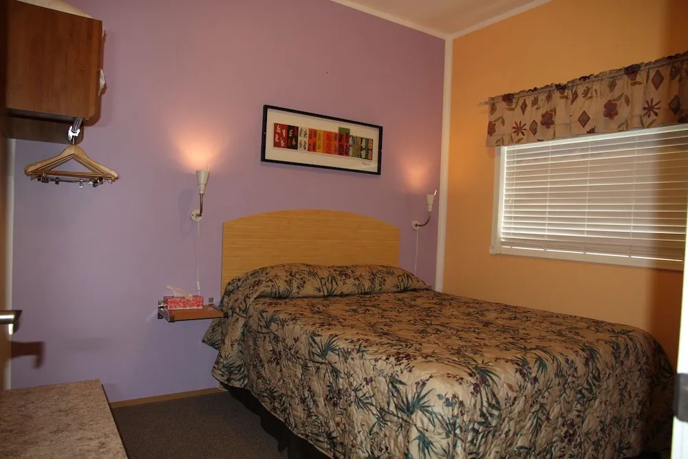 Waterfront Inn